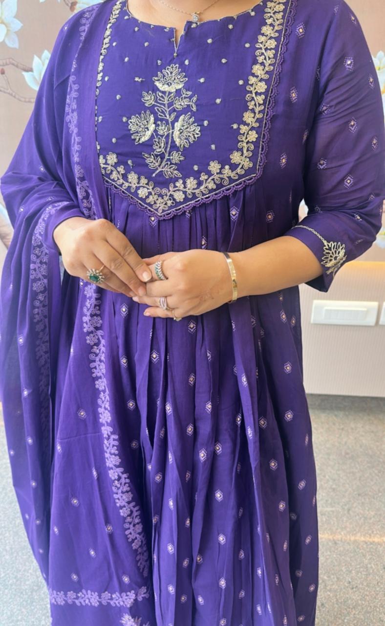 Restocked on high demand ! Mul cotton Zari embroidered in most pretty colour (comfort fit)