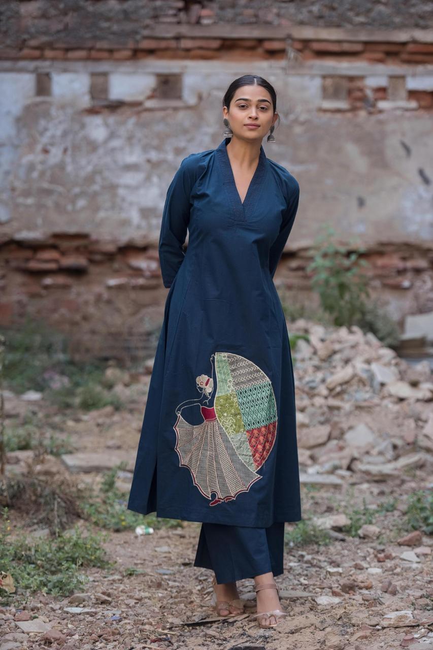 Smart appliqué work kurta pant in blue