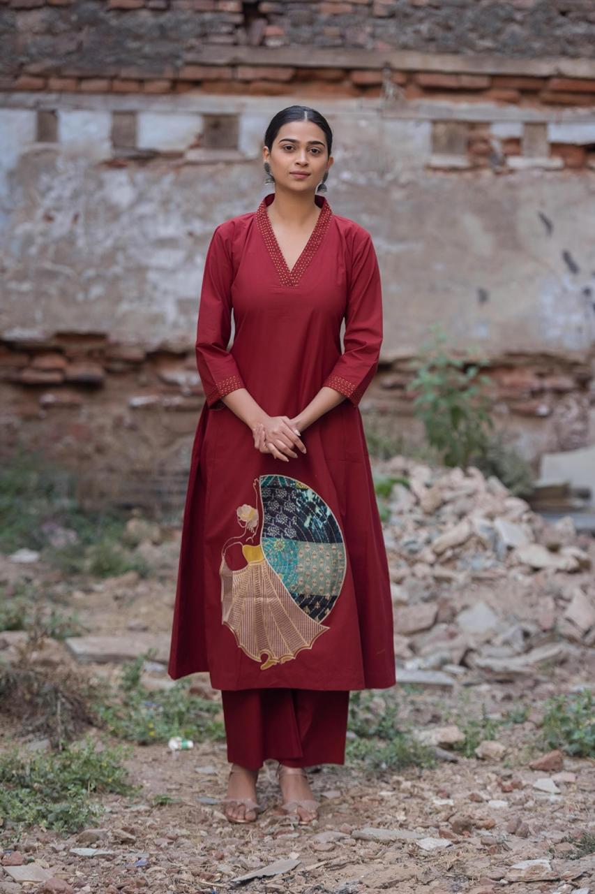 Smart appliqué work kurta pant in red