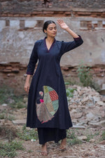 Smart appliqué work kurta pant in blue