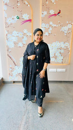 Pure Mul cotton embroidered lining suit set in black