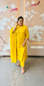 Pure Mul cotton embroidered lining suit set inyellow.