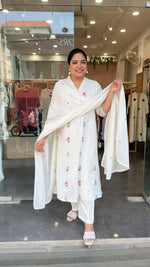 Pure Mul cotton embroidered lining suit set in white
