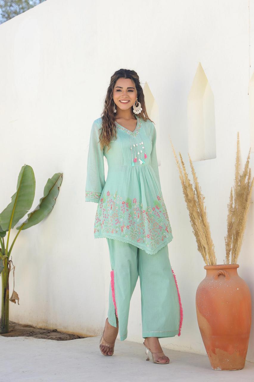 Premium pure Mul cotton embroidered lining co ord in green! (For pants pls refer video on fb n YouTube )