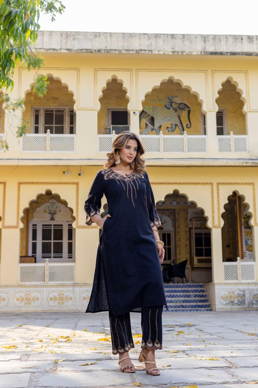Pure cotton embroidered kurta pant in black