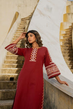 Smart embroidered culottes kurta pant in red