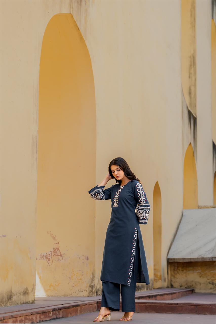 Smart embroidered culottes kurta pant in blue
