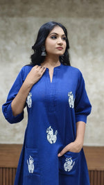 Flex Cotton embroidered kurta pant in blue