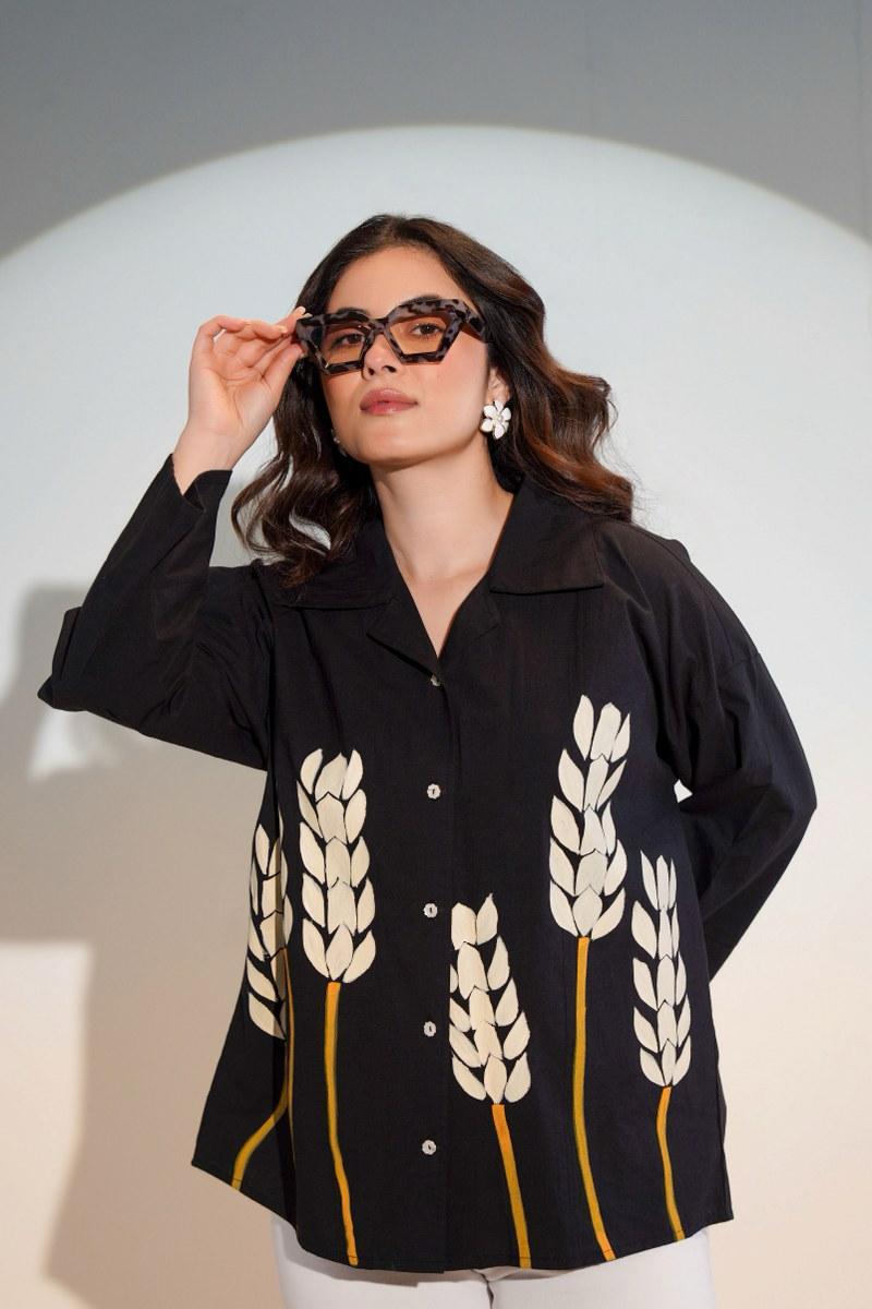 Loose fit digital printed shirt in black