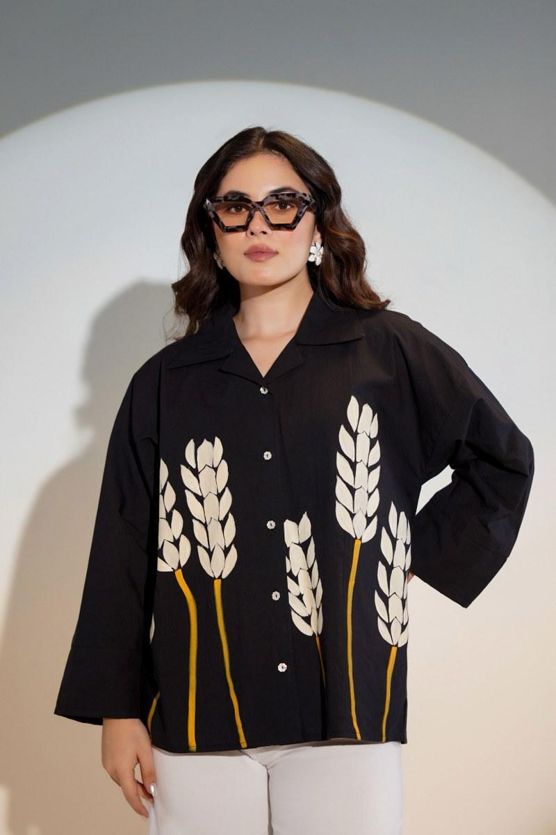 Loose fit digital printed shirt in black