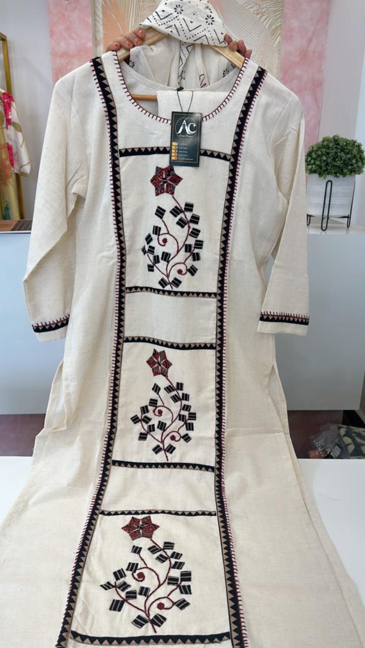 Pretty appliqué cotton suit set