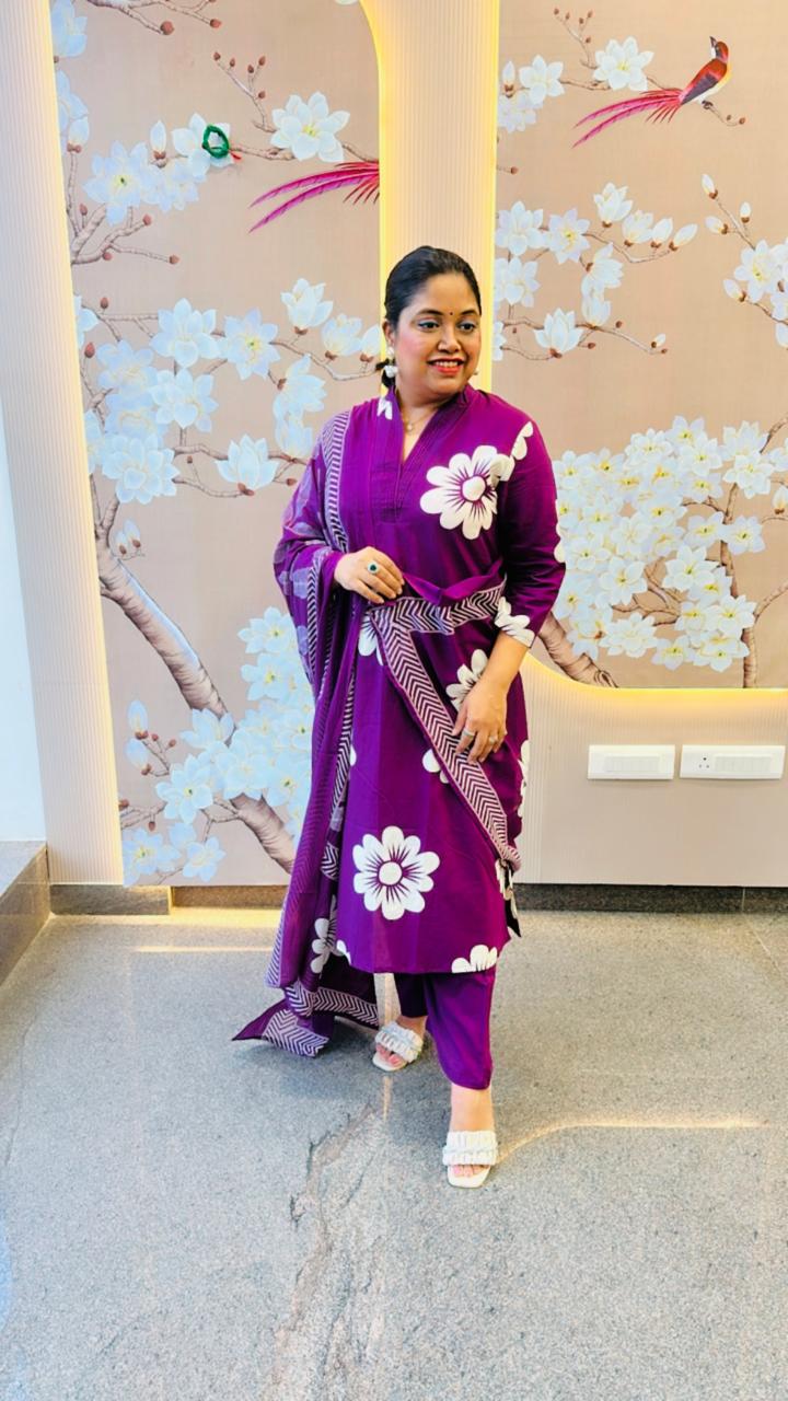 Beautiful floral set in pure cotton