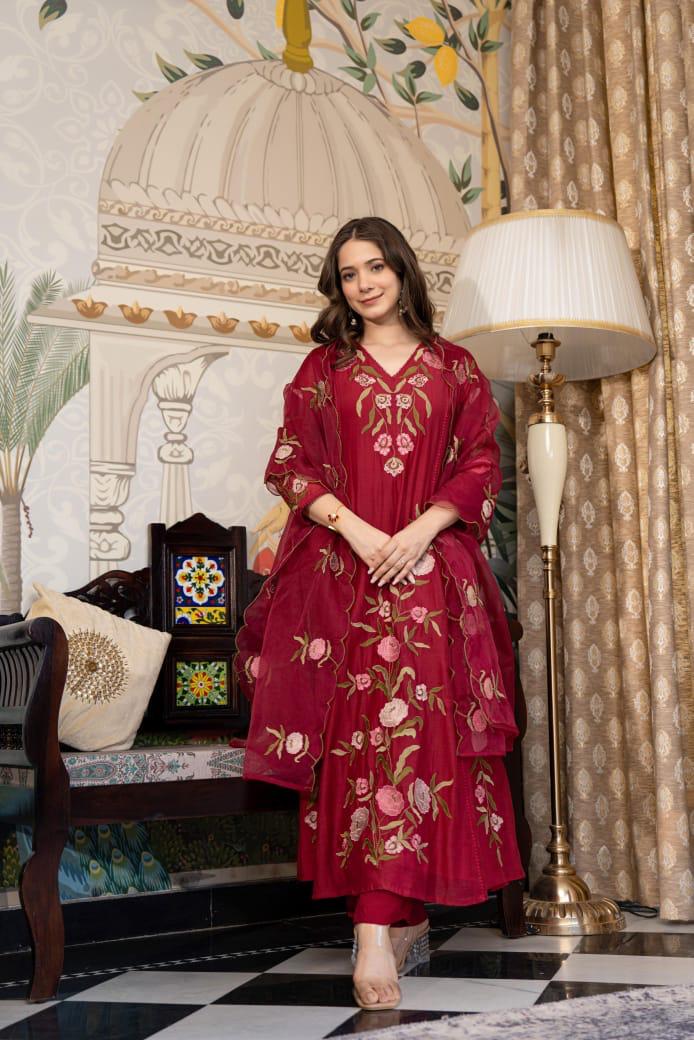 Super Mul Chanderi lining suit set apt for any occasion