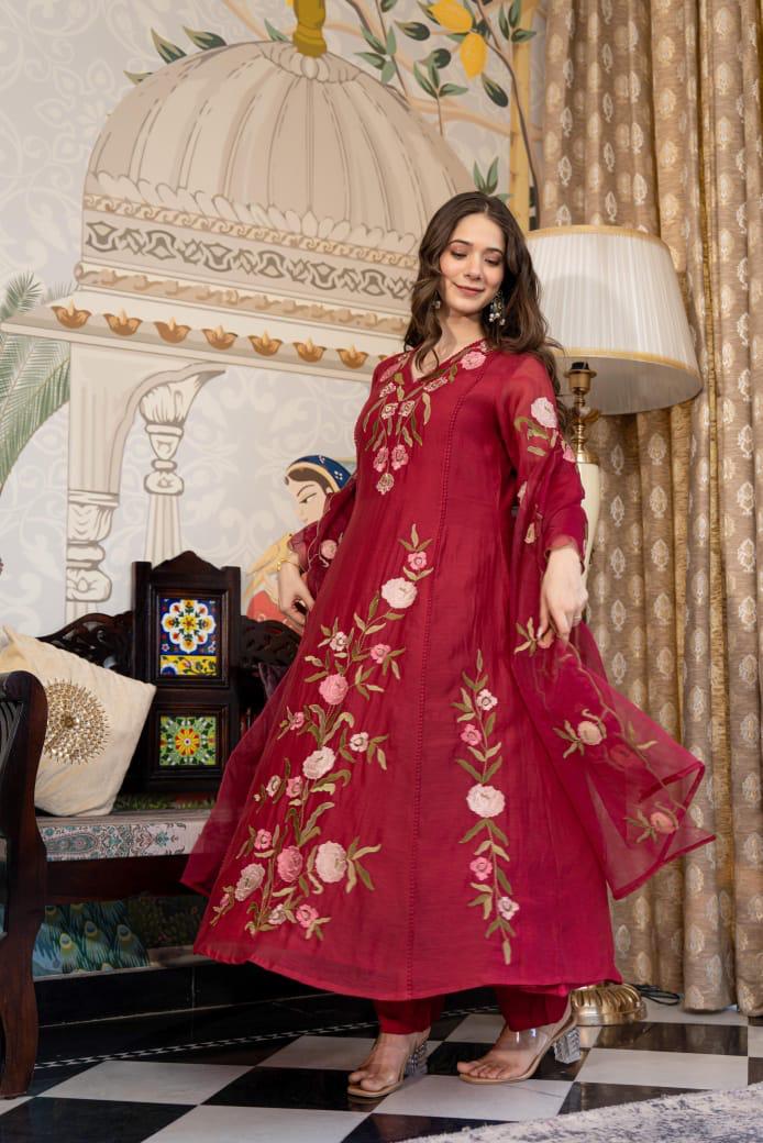 Super Mul Chanderi lining suit set apt for any occasion