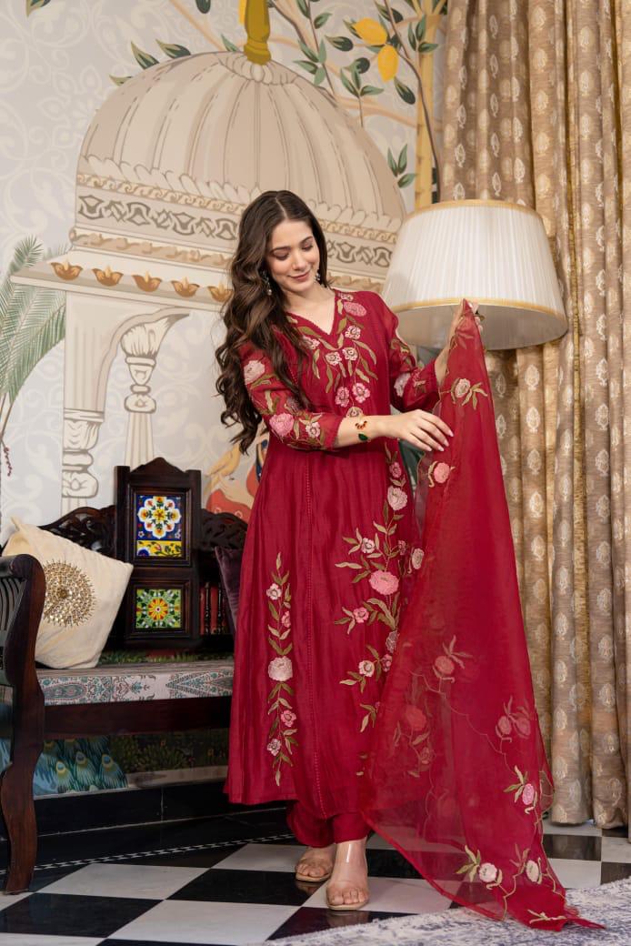Super Mul Chanderi lining suit set apt for any occasion