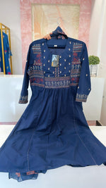 Worli art embroidered full suit set in blue