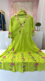 Gorgeous Mul cotton embroidered suit set in green