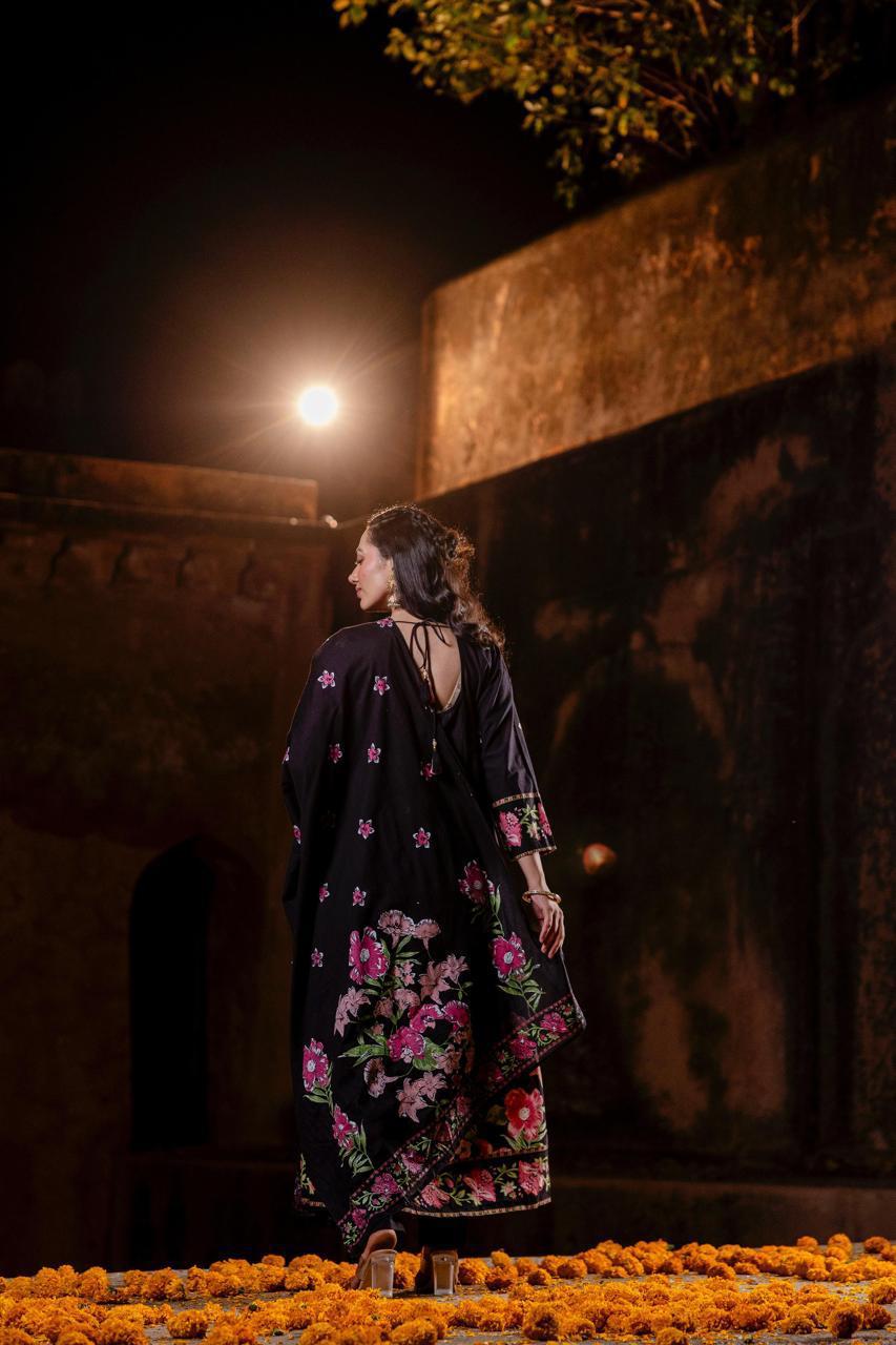 Beautiful n stylish cotton Anarkali in black