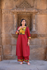 Appliqué work cotton kurta pant in red