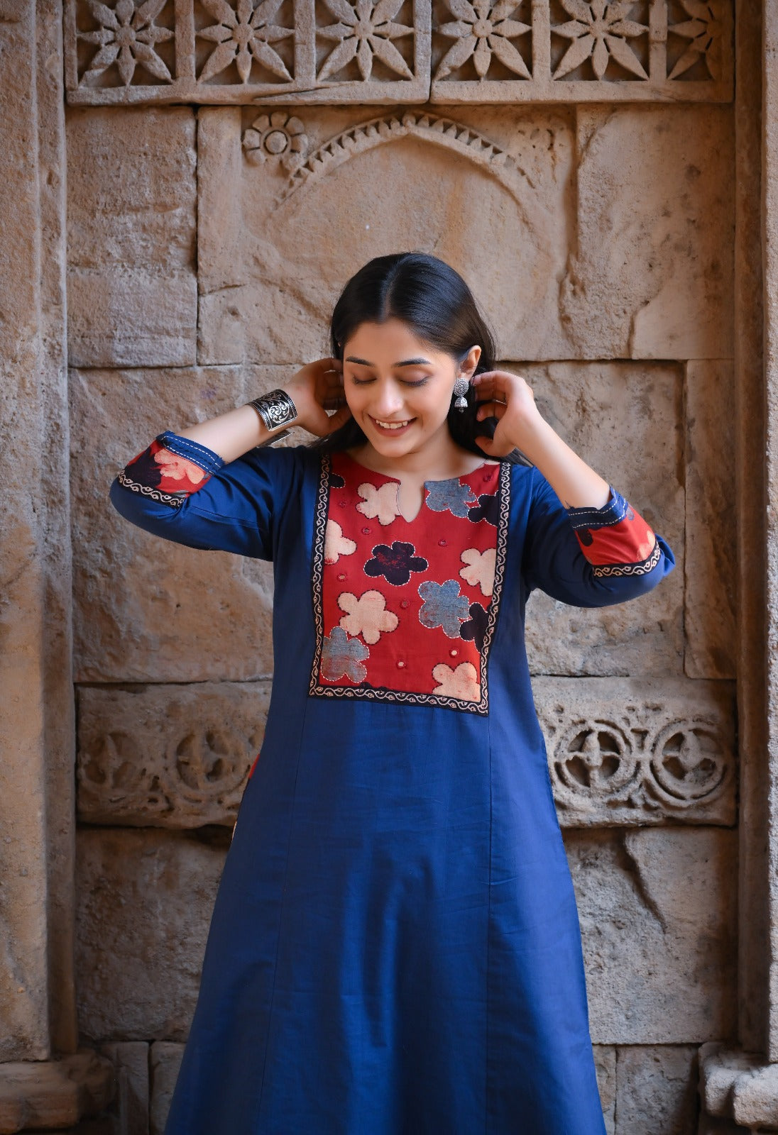 Appliqué work cotton kurta pant in blue