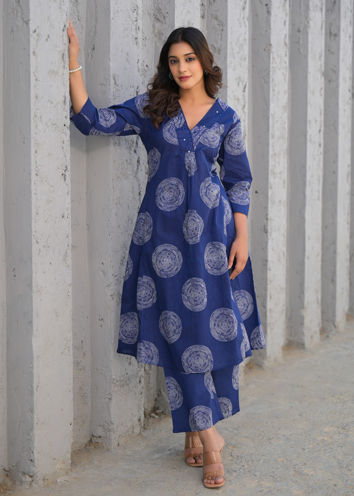 Beautiful summer Vneck Kurta pant