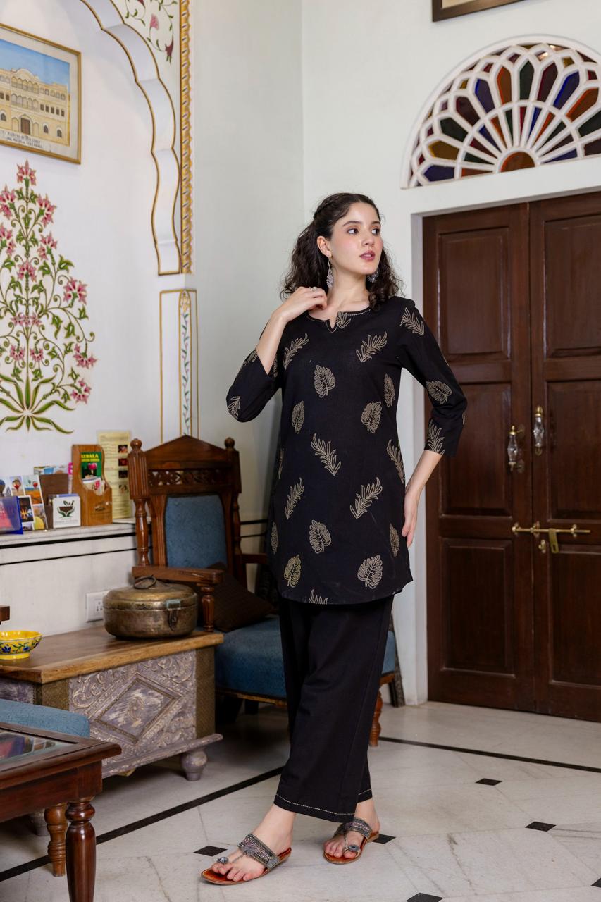 Black embroidered cotton kurta pant