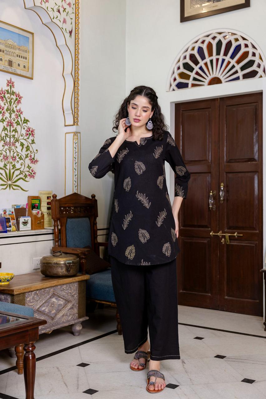 Black embroidered cotton kurta pant