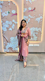 Premium cotton V neck suit in onion pink