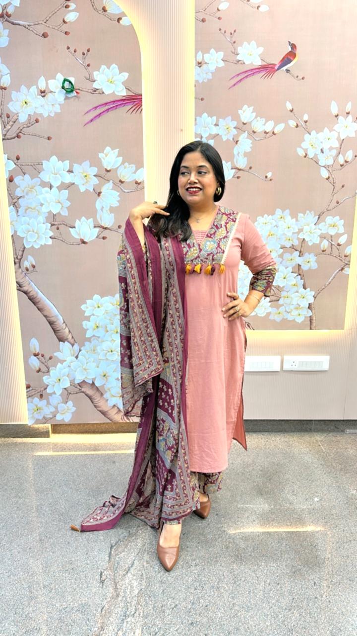 Premium cotton V neck suit in onion pink