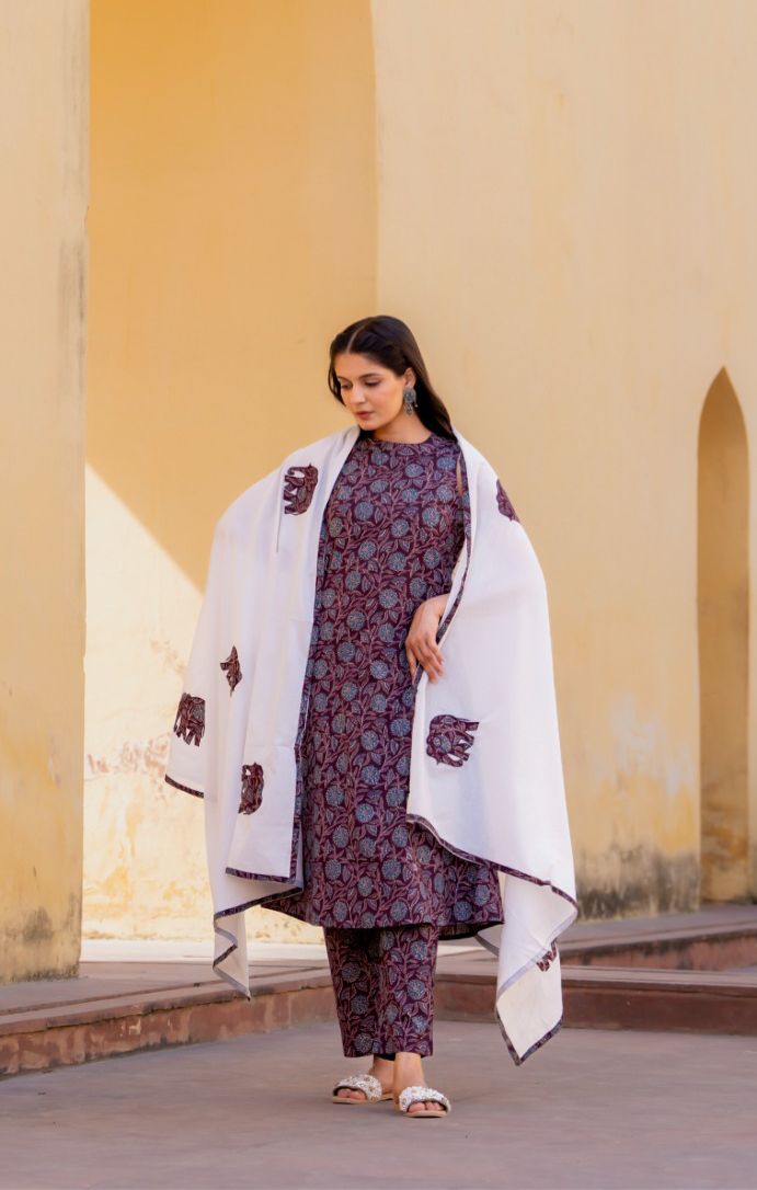 Smart sleeveless Cotton appliqué suit set