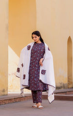 Smart sleeveless Cotton appliqué suit set