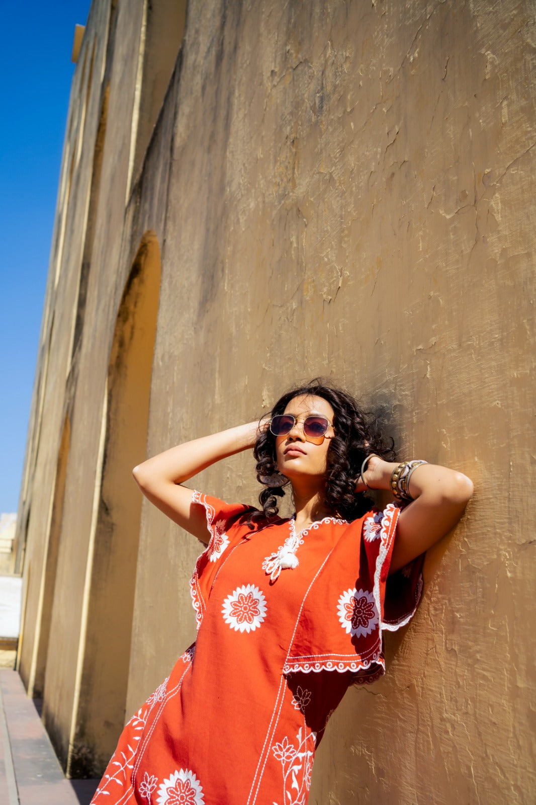 Embroidered cotton vacation dress in rust