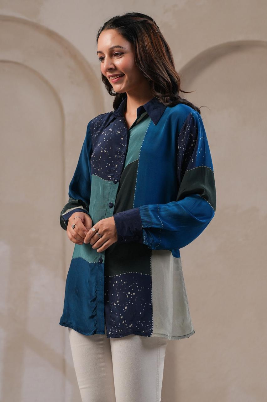 Blue crepe digitally printed short top