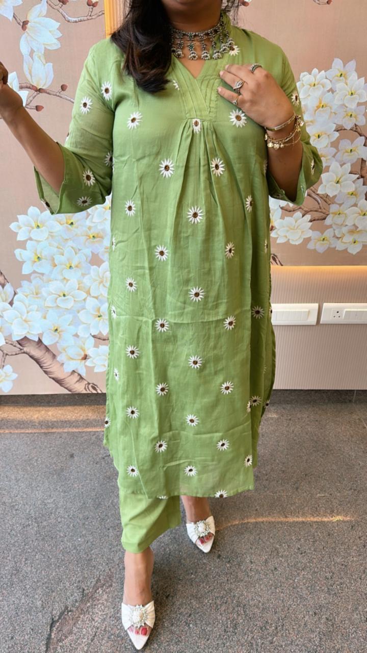 Pure Mul cotton front n back embroidery kurta pant