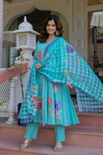 Beautiful beautiful cotton suit set paired with brush painted dupatta