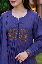 Pretty pretty Mul cotton embroidered with designer pocket suit set