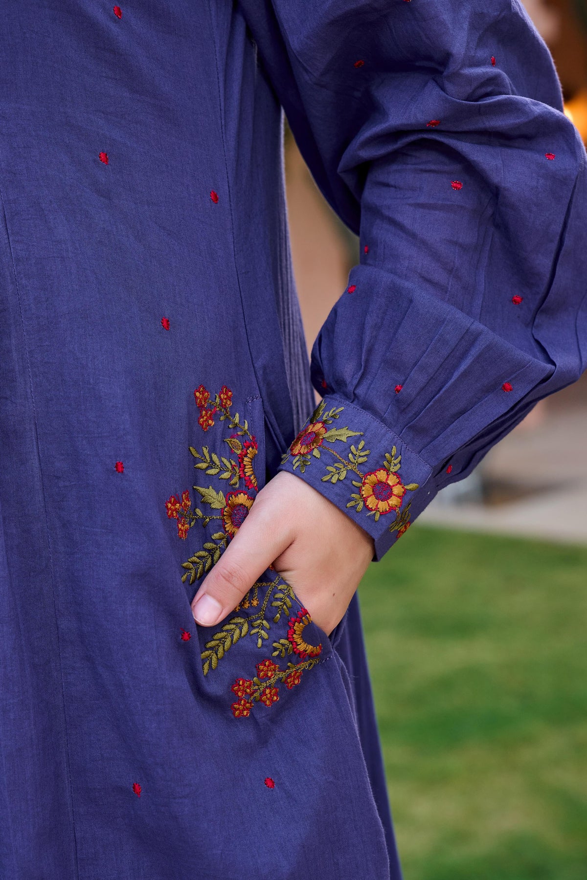 Pretty pretty Mul cotton embroidered with designer pocket suit set