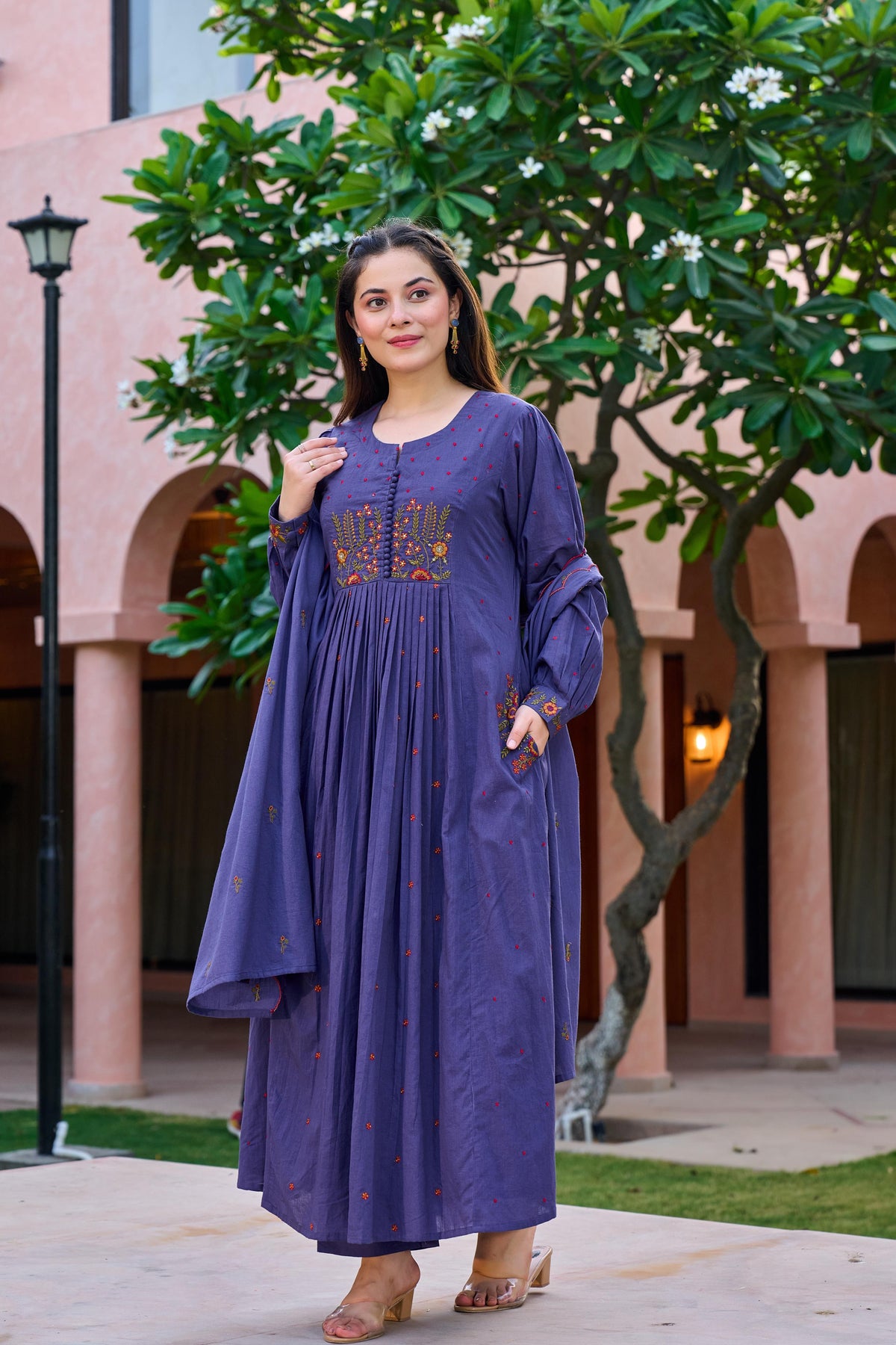 Pretty pretty Mul cotton embroidered with designer pocket suit set