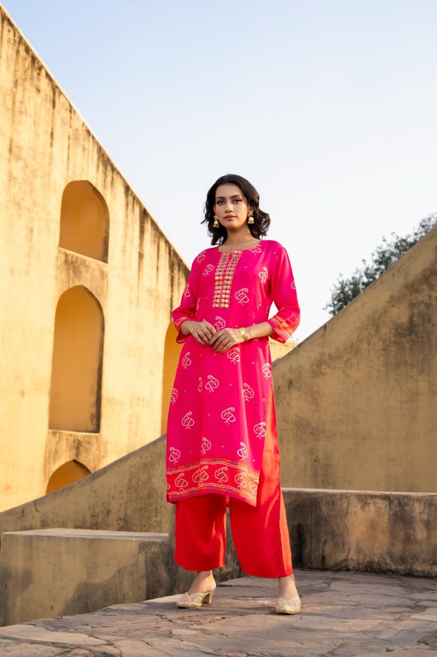 Pure mul silk with beautiful yoke in pink n rust in bandhani
