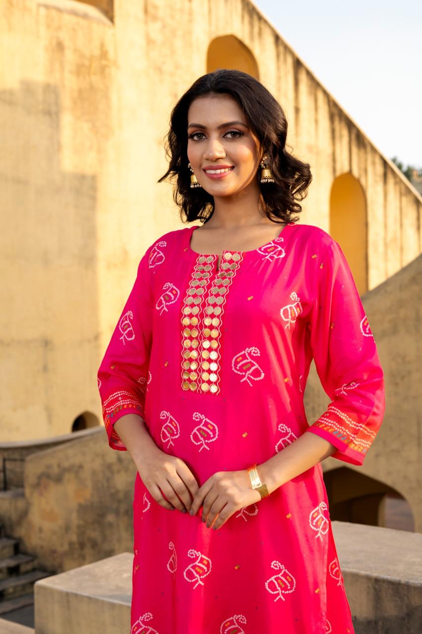 Pure mul silk with beautiful yoke in pink n rust in bandhani