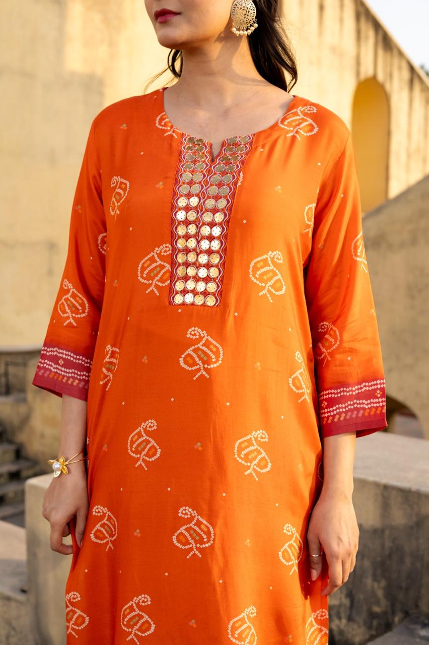 Pure mul silk with beautiful yoke in rust n tan in bandhani