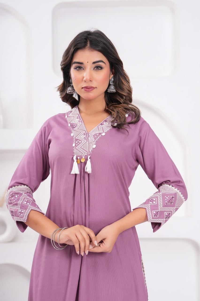 Heavy rayon onion pink embroidered Kurta pant