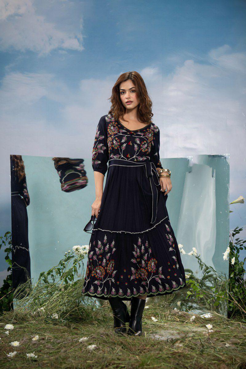 Embroidered rayon belt dress