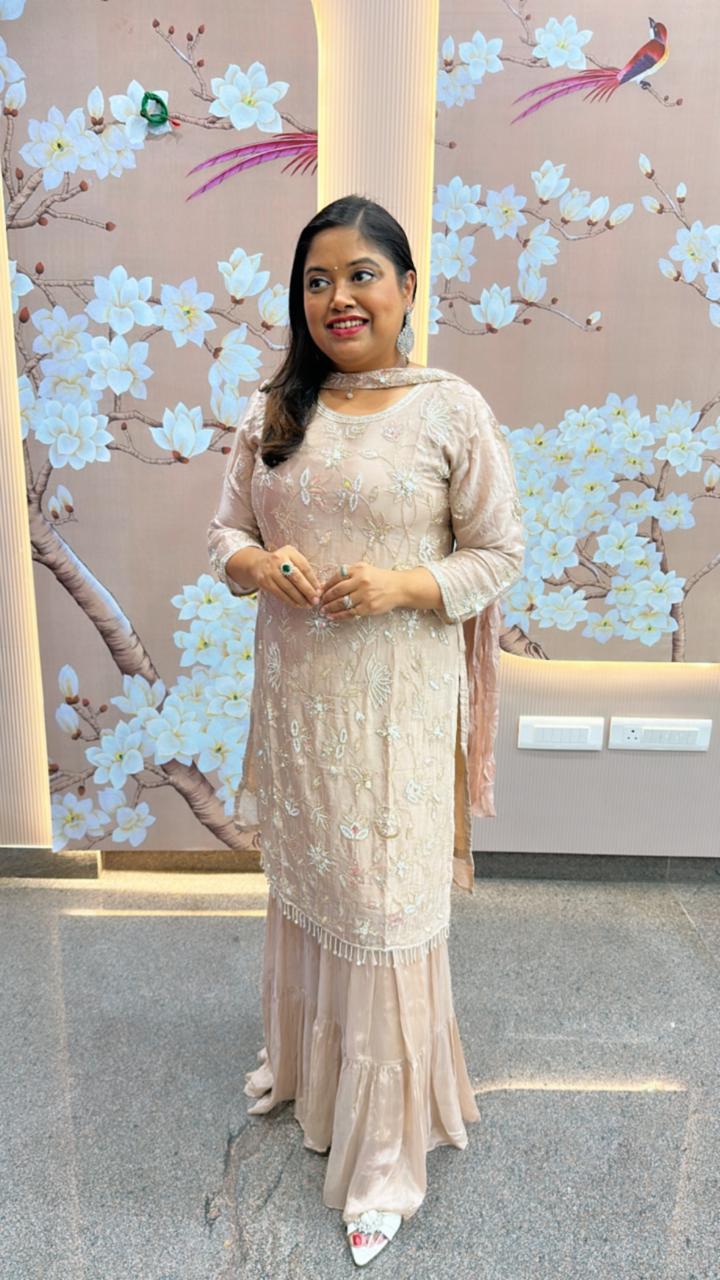 Super gorgeous n pretty pretty handwork suit set in chinon