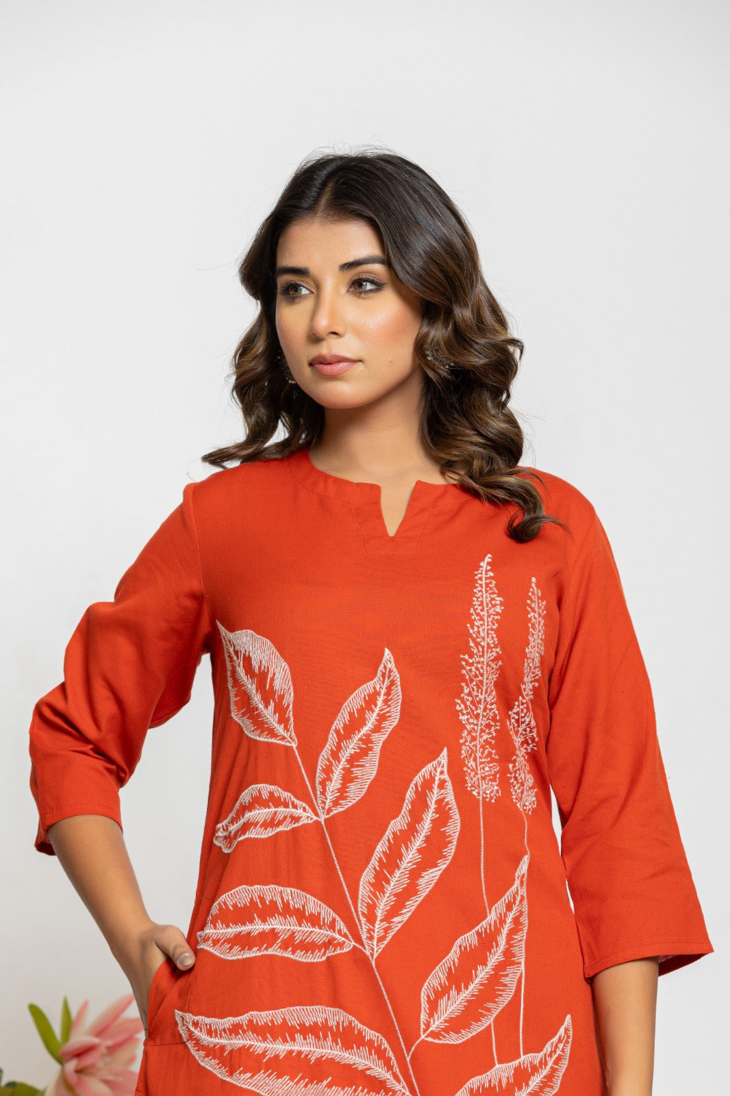 Embroidered kurta paired with lace detailing palazzo pant