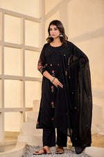 Wow Mul cotton rose embroidered lining suit set in black