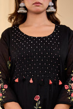 Wow Mul cotton rose embroidered lining suit set in black