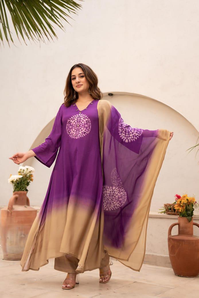 Pretty bandhani ombré effect Mul silk suit set in purple