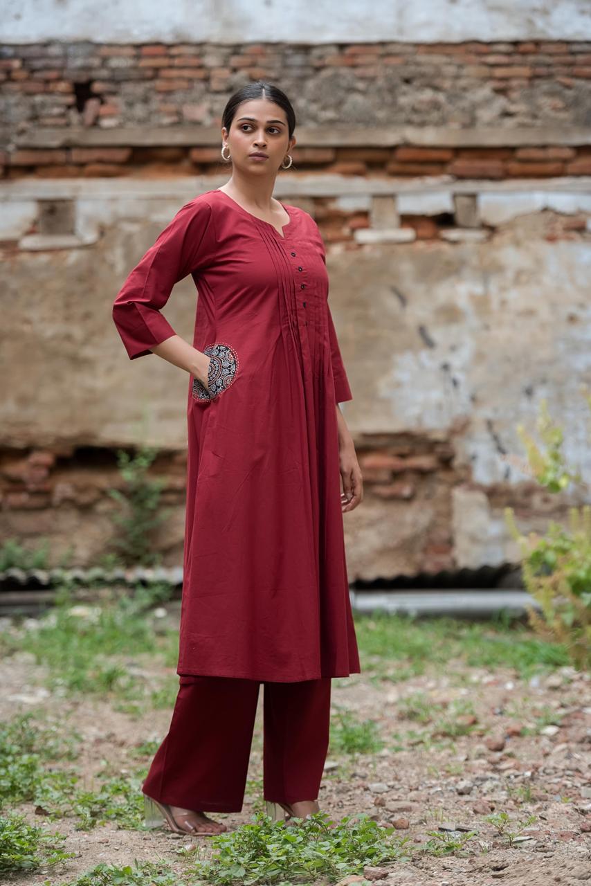 Smart designer pocket and back red co ord set