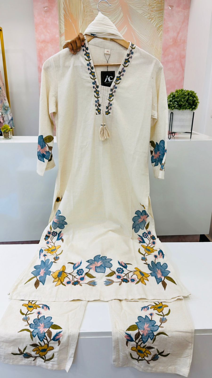 Smart embroidered full suit set